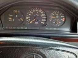 Mercedes-Benz 300E MT Tahun 1995 Dijual 2