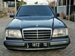 Mercedes-Benz 300E MT Tahun 1995 Dijual 5