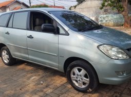 Toyota Kijang Innova 2.0 G 2005 dijual 2