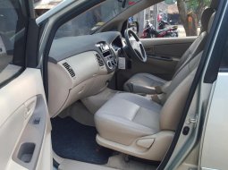 Toyota Kijang Innova 2.0 G 2005 dijual 6