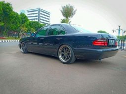 1997 Mercedes-Benz E230 Dijual  2