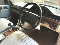 Mercedes-Benz 300E W124 1991 Sedan dijual 6