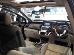 Honda Odyssey Absolute V6 Automatic 2012 dijual 4