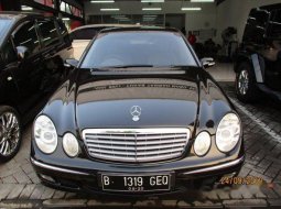 Mercedes-Benz E260 2004 Dijual  11