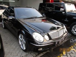 Mercedes-Benz E260 2004 Dijual  9