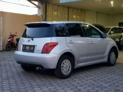 2005 Toyota IST Dijual 6