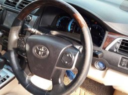 Toyota Camry Hybrid 2013 Dijual  5