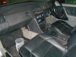 Mercedes-Benz 200 2.0 Manual 1995 2