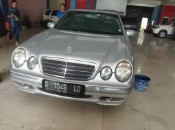 Mercedes-Benz W210 E240 2000 dijual 3