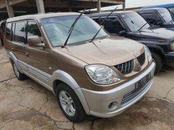 Mitsubishi Kuda Grandia 2004 dijual 1