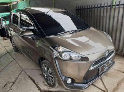 Toyota Sienta V 2017 dijual 1