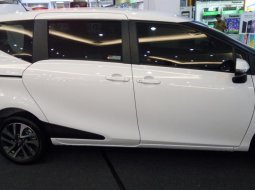 Toyota Sienta V 2018 MPV 3