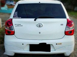 Toyota Etios G MT 2014 3