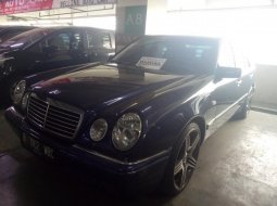 Mercedes-Benz E230 A/T 1997 Dijual 2