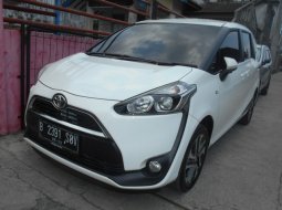 Toyota Sienta V 2017 Dijual  1