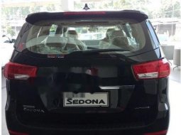 Kia Grand Sedona 2017 dijual 6