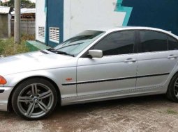 2000 BMW 323i dijual 3