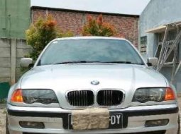 2000 BMW 323i dijual 4