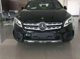 Mercedes-Benz GLA 200 () 2018 kondisi terawat 7