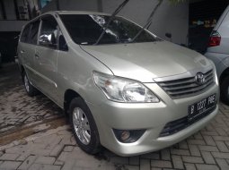 Toyota Kijang Innova E 2012 MPV  2