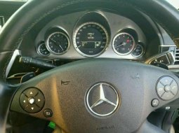 2009 Mercedes-Benz 300 dijual 3