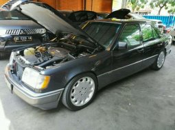 Mercedes-Benz 230E () 1992 kondisi terawat 2