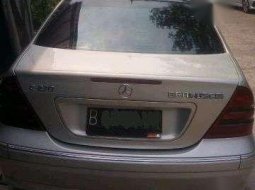 Mercedes-Benz C270 2002 terbaik 2