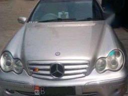 Mercedes-Benz C270 2002 terbaik 6