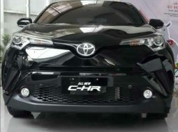 Toyota C-HR  2018 Hitam 5