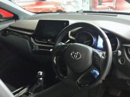 Toyota C-HR  2018 Hitam 3