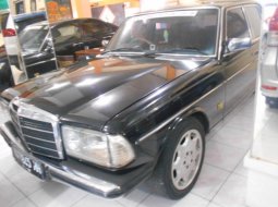 Jual Mercedes-Benz E200 AMG 1990 2