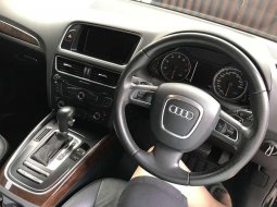 Audi Q5 2.0 Automatic 2011 Hitam 3