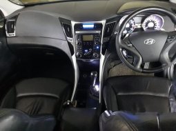 2011 Hyundai Sonata dijual 3