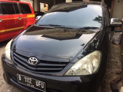 Jual Toyota Kijang Innova 2,0 E Manual 2010  3