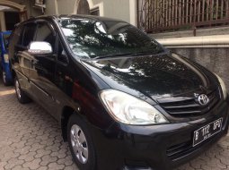 Jual Toyota Kijang Innova 2,0 E Manual 2010  7