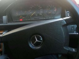 Mercedes-Benz 300E () 1990 kondisi terawat 4