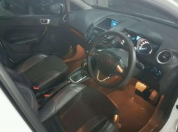 Ford Fiesta (Sport) 2015 kondisi terawat 4