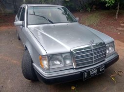 Mercedes-Benz 300E (W124) 1990 kondisi terawat 6