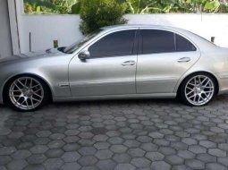 Mercedes-Benz E260 () 2003 kondisi terawat 6