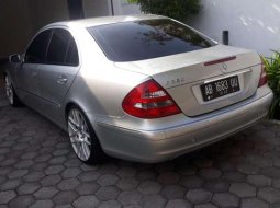 Mercedes-Benz E260 () 2003 kondisi terawat 5