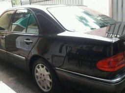 Mercedes-Benz 320 1998 terbaik 2