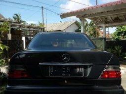 Mercedes-Benz 300 () 1990 kondisi terawat 4