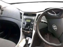 Hyundai Sonata () 2012 kondisi terawat 3
