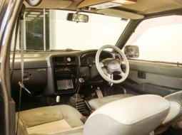 Nissan Terrano 2.4 Manual 1996 Hitam 2