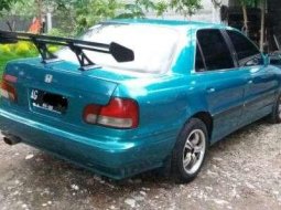 Hyundai Elantra  1995 Hijau 4