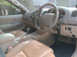 Jual Mobil Toyota Fortuner 2.7 G 2005  2