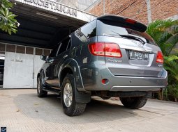 Jual Mobil Toyota Fortuner 2.7 G 2005  5