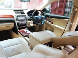 Jual Mobil Toyota Camry V 2012  7