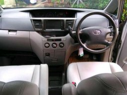 Toyota Voxy 2004 dijual 4