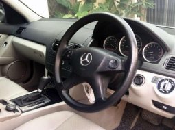 2009 Mercedes-Benz 200 dijual 1